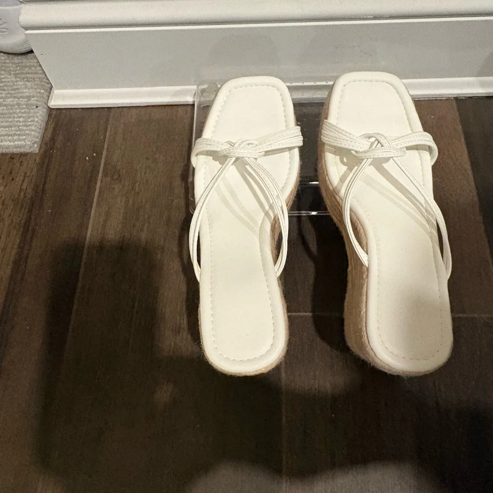 8.5‎ Chic White Platform Sandals